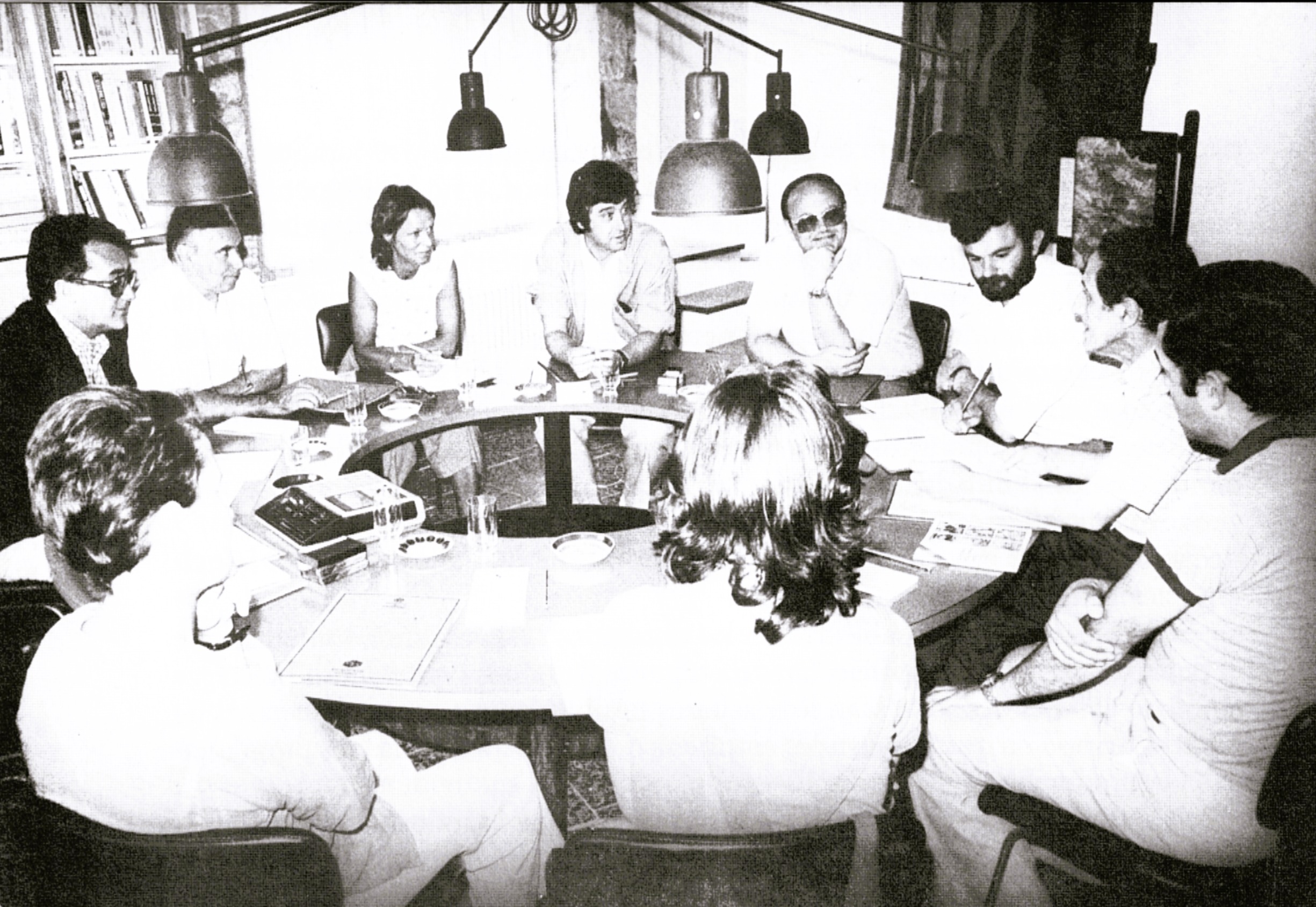Ampliar: 1980 Asistentes a un Seminario en Sargadelos sobre Arte/Industria.